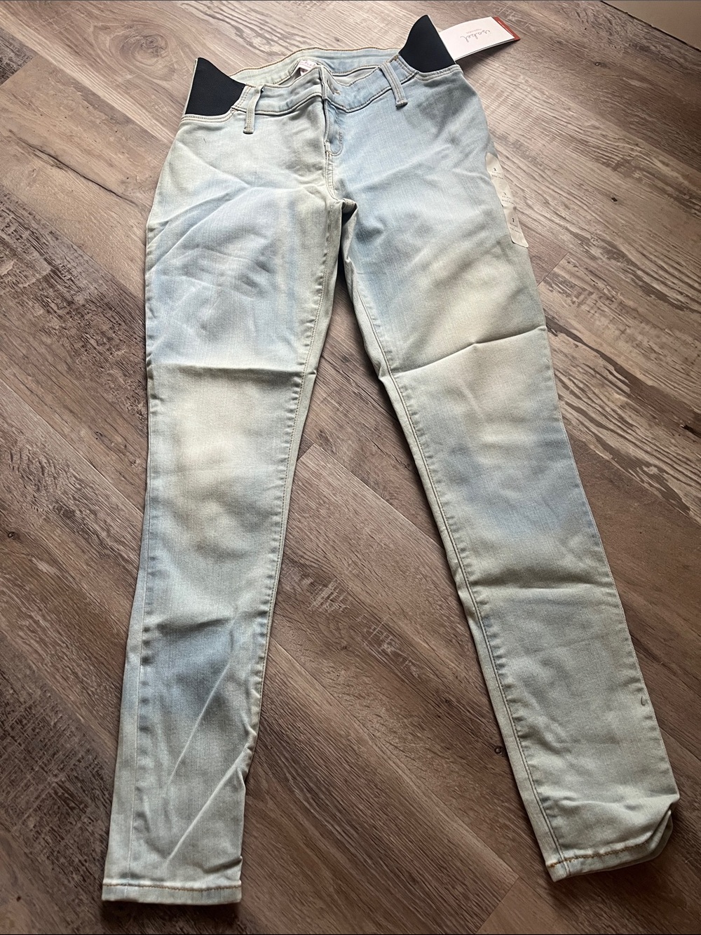 Isabel Maternity Expandable Side Panel light blue wash skinny jeans